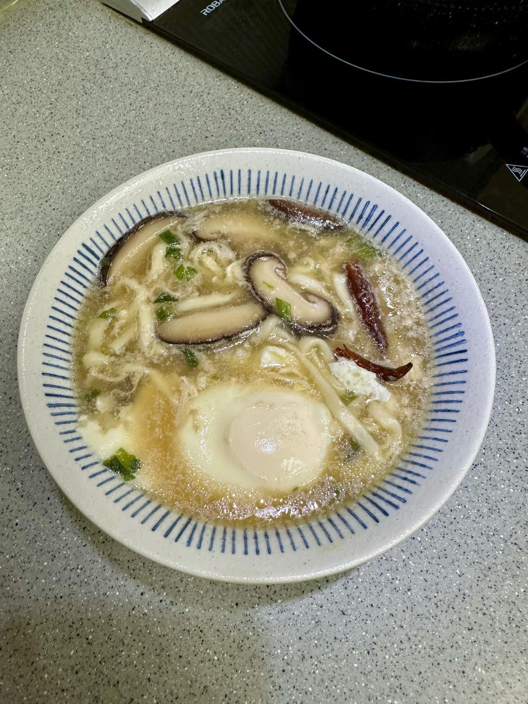 花菇荷包蛋汤面条