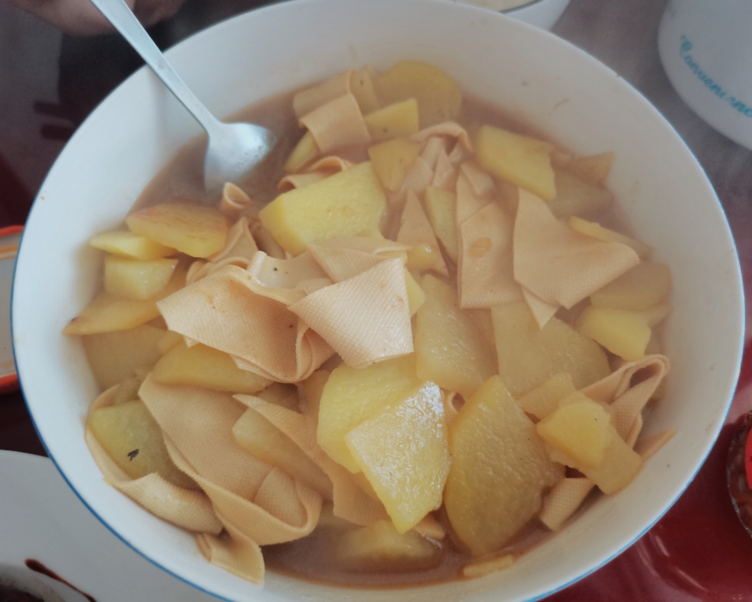 土豆炖干豆腐