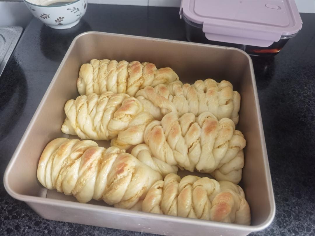 咸蛋黄奶酥面包（免模具）