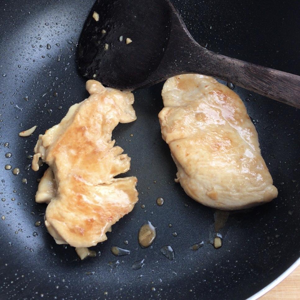 【嫩煎鸡胸肉】