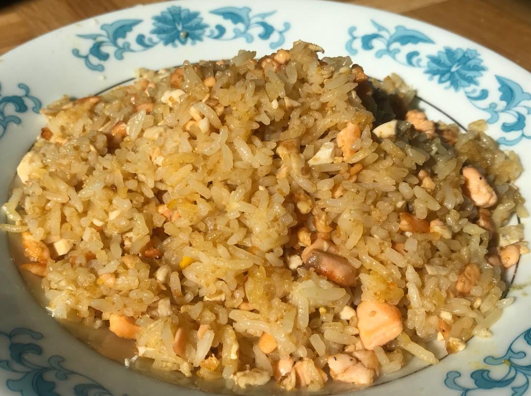 好吃到爆的虾油虾仁咸蛋炒饭