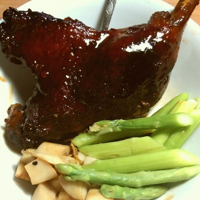 酱烧鸭腿