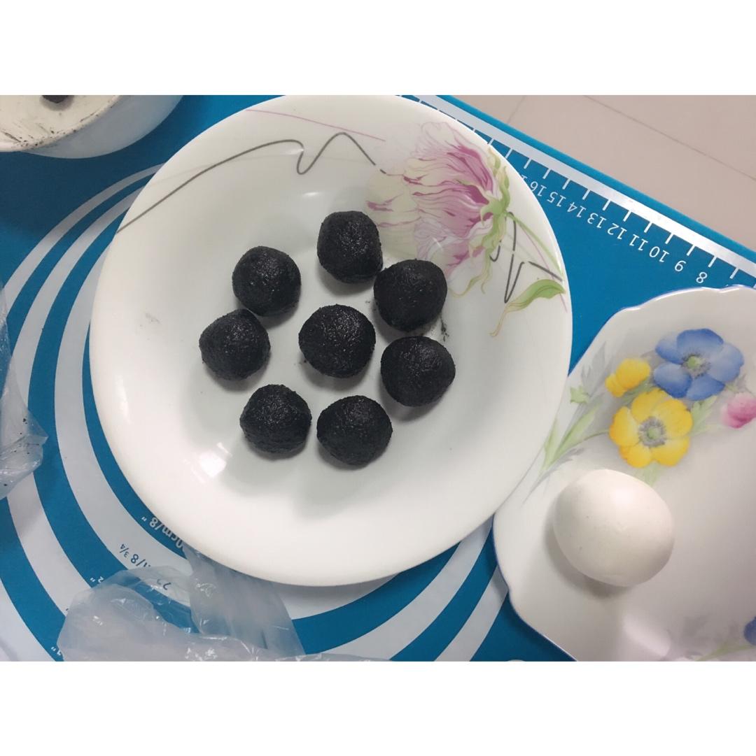 黑芝麻汤圆