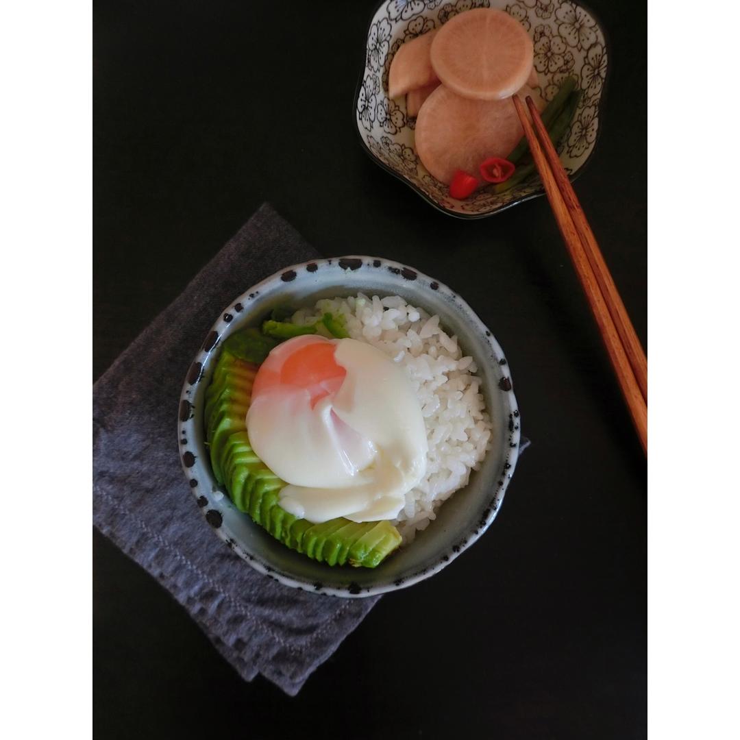 【温泉蛋肥牛盖饭】