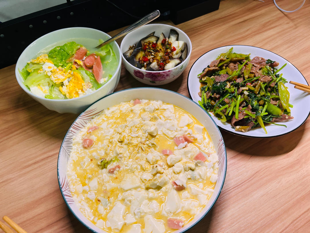 有颜味佳的蟹黄豆腐