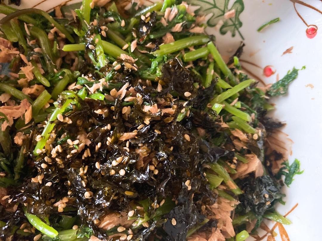 金枪鱼茼蒿沙拉