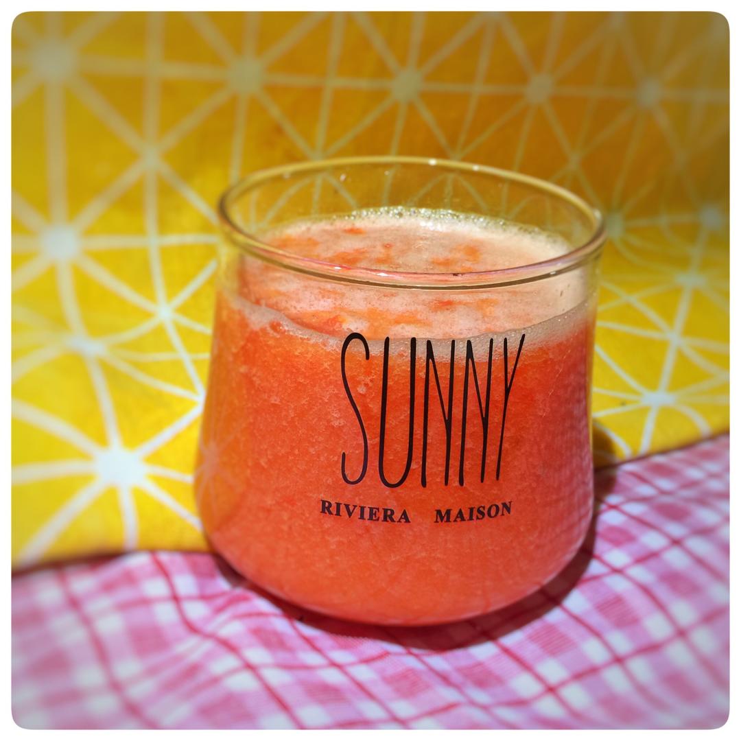 不正经果蔬汁～番茄枇杷橙汁的做法