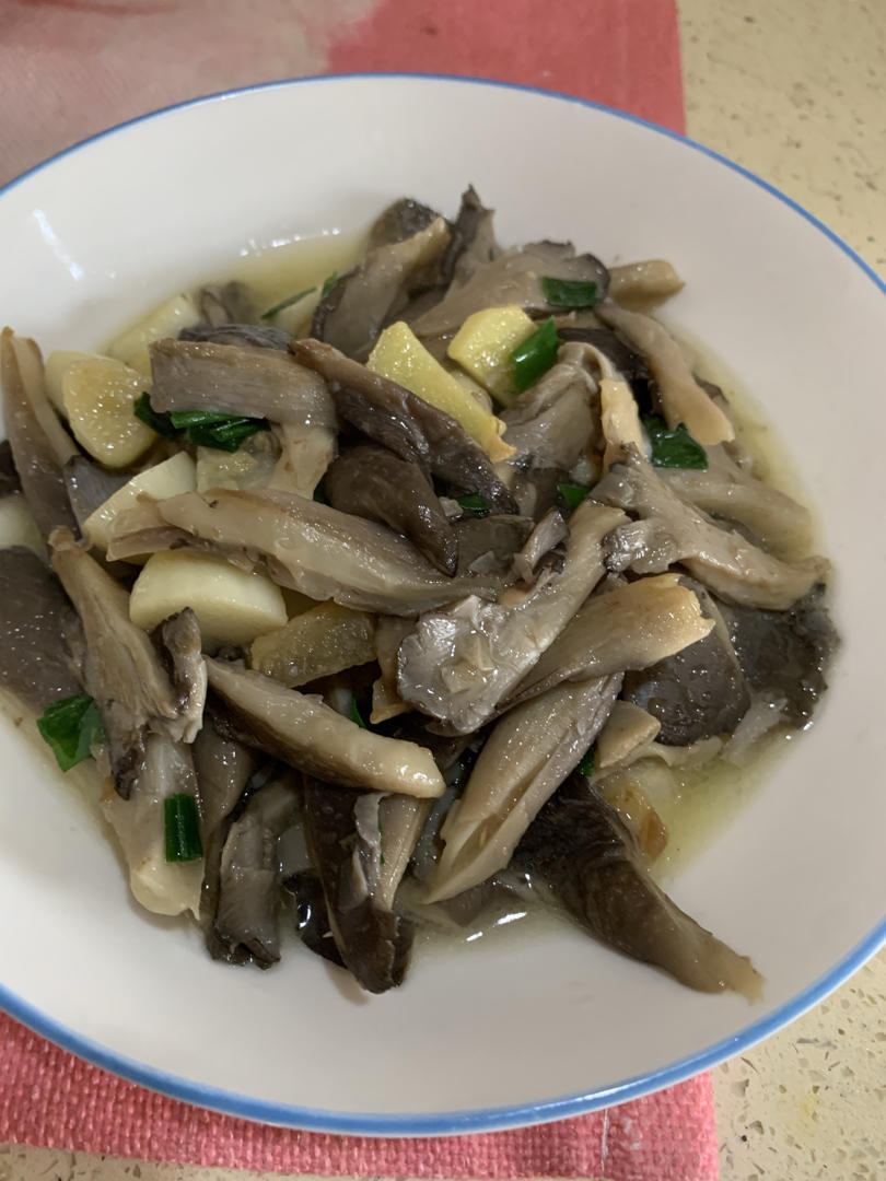 蚝油焖平菇