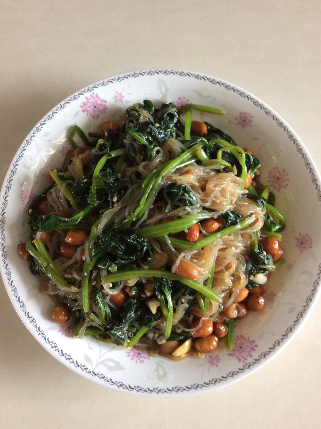 开胃爽口又营养的菠菜拌粉丝