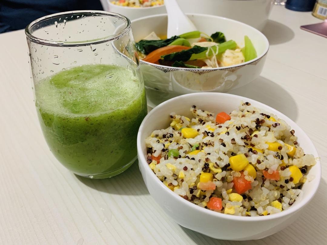 减脂期可以吃的杂蔬藜麦饭