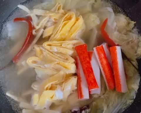 酸豆角什锦养生汤的做法