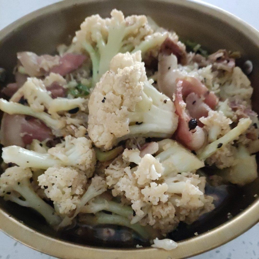 腊肉炒有机花菜