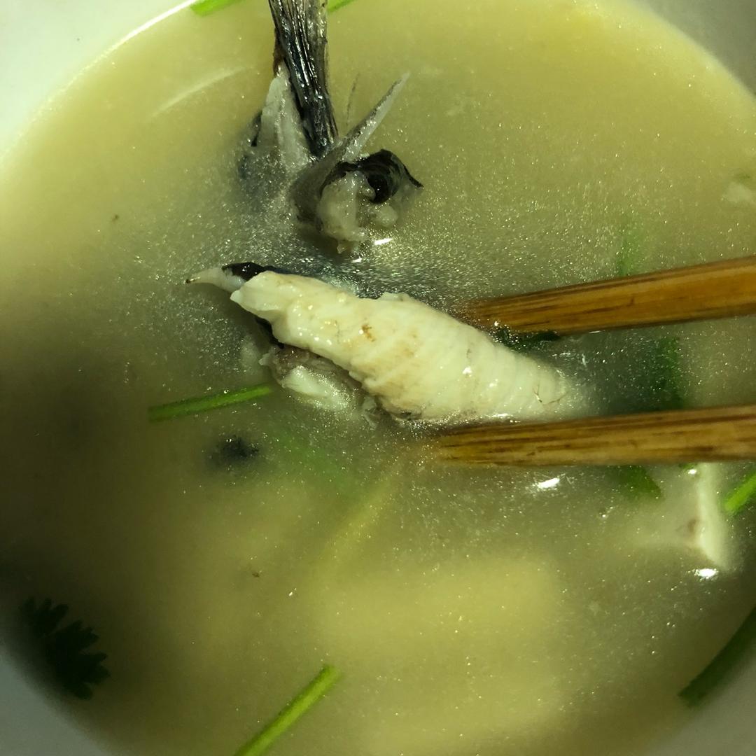 y-896做的黄骨鱼萝卜汤