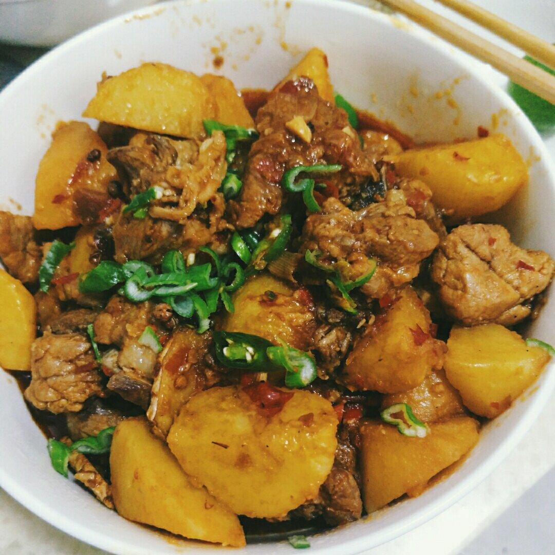 川味土豆烧排骨