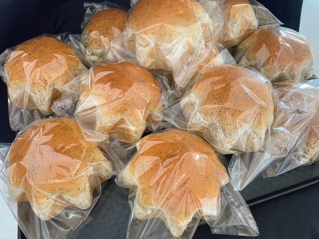 双倍黑芝麻麻薯面包