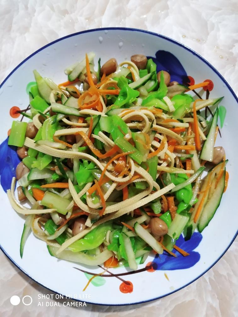 清爽凉菜 营养丰富 花生米