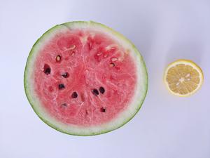 消暑良品——西瓜🍉柠檬冰饮的做法 步骤1