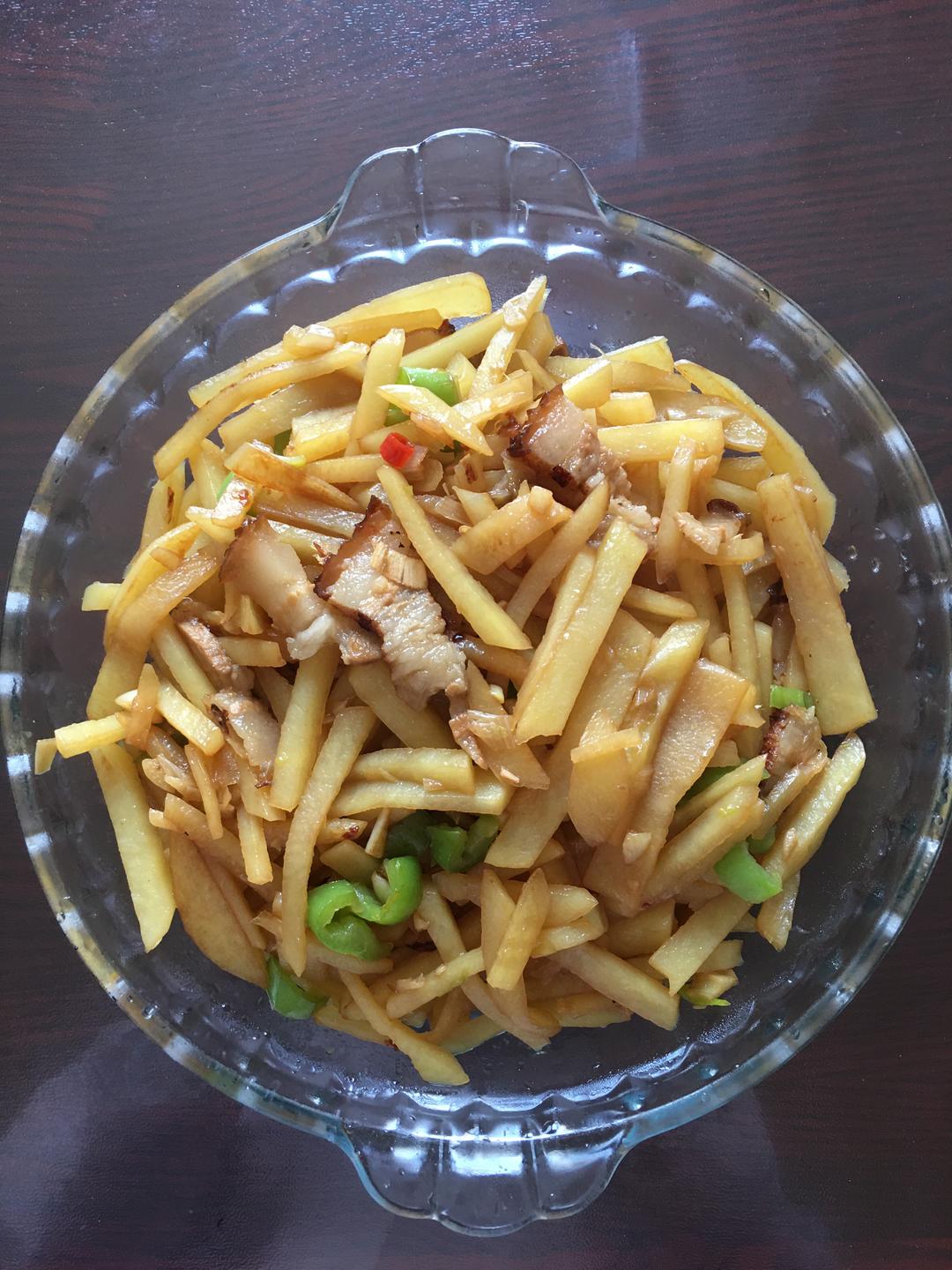 蒜香土豆条炒肉