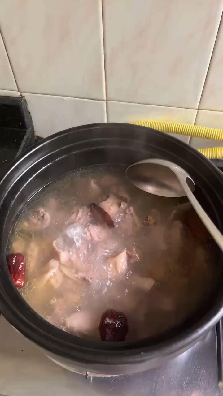 母鸡炖鲍鱼汤