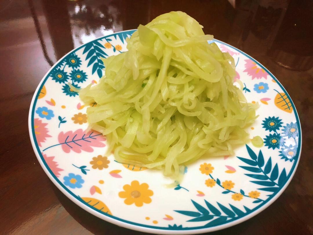 凉拌莴笋