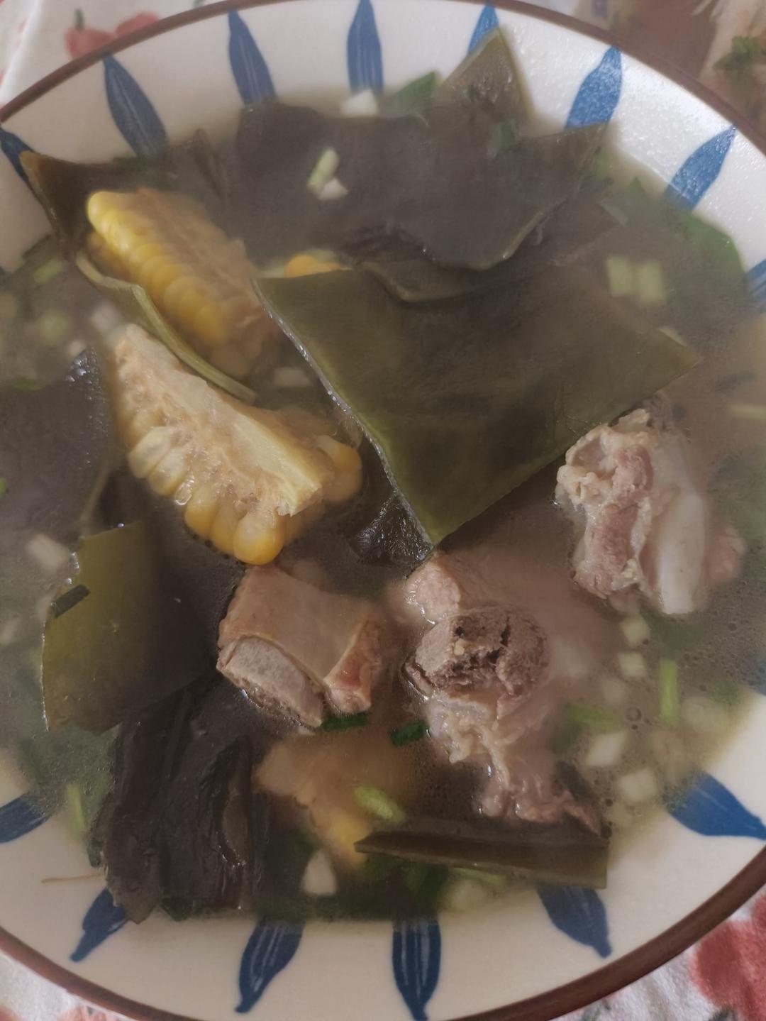 海带玉米排骨汤
