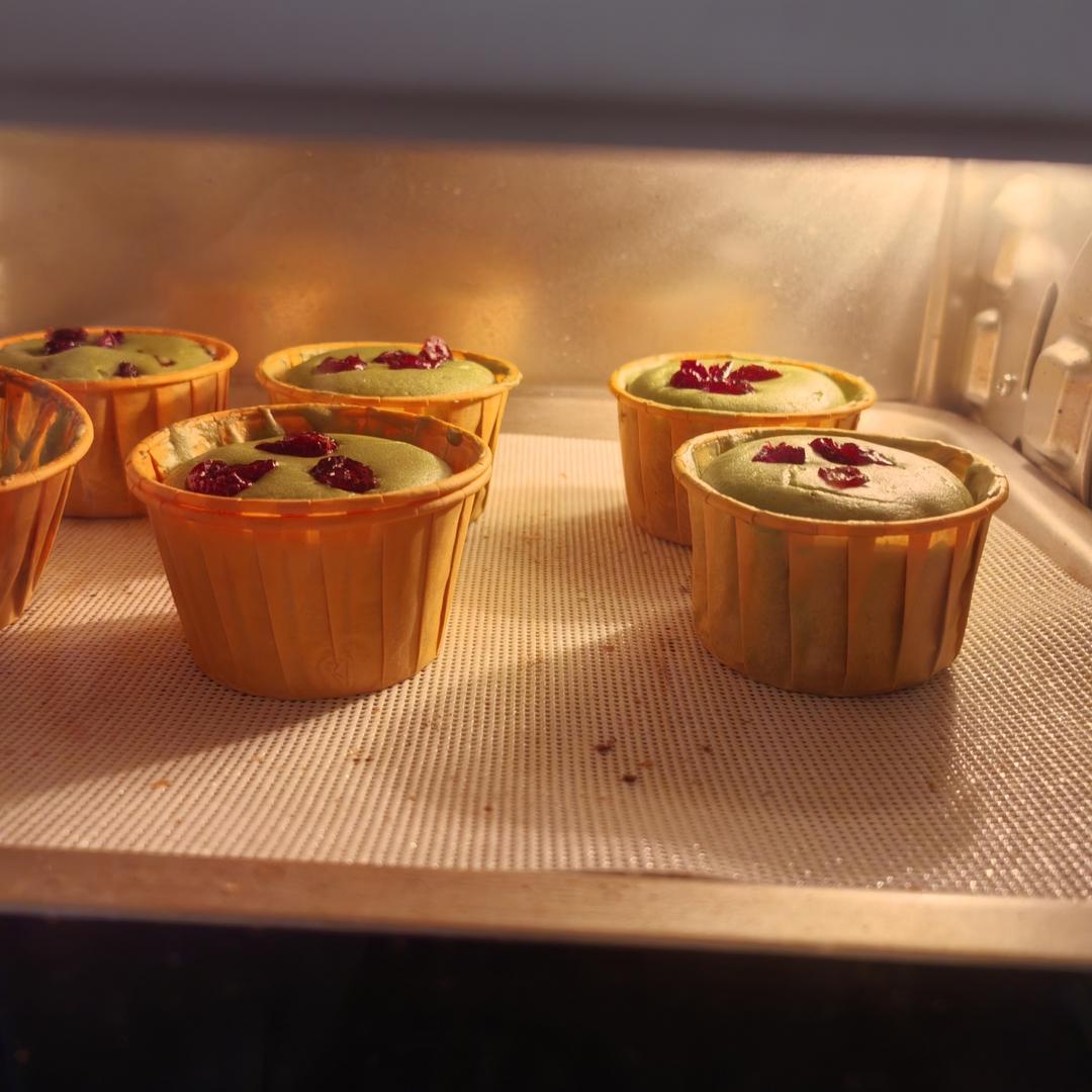 抹茶蔓越莓麦芬～抹茶控不要错过的美味！