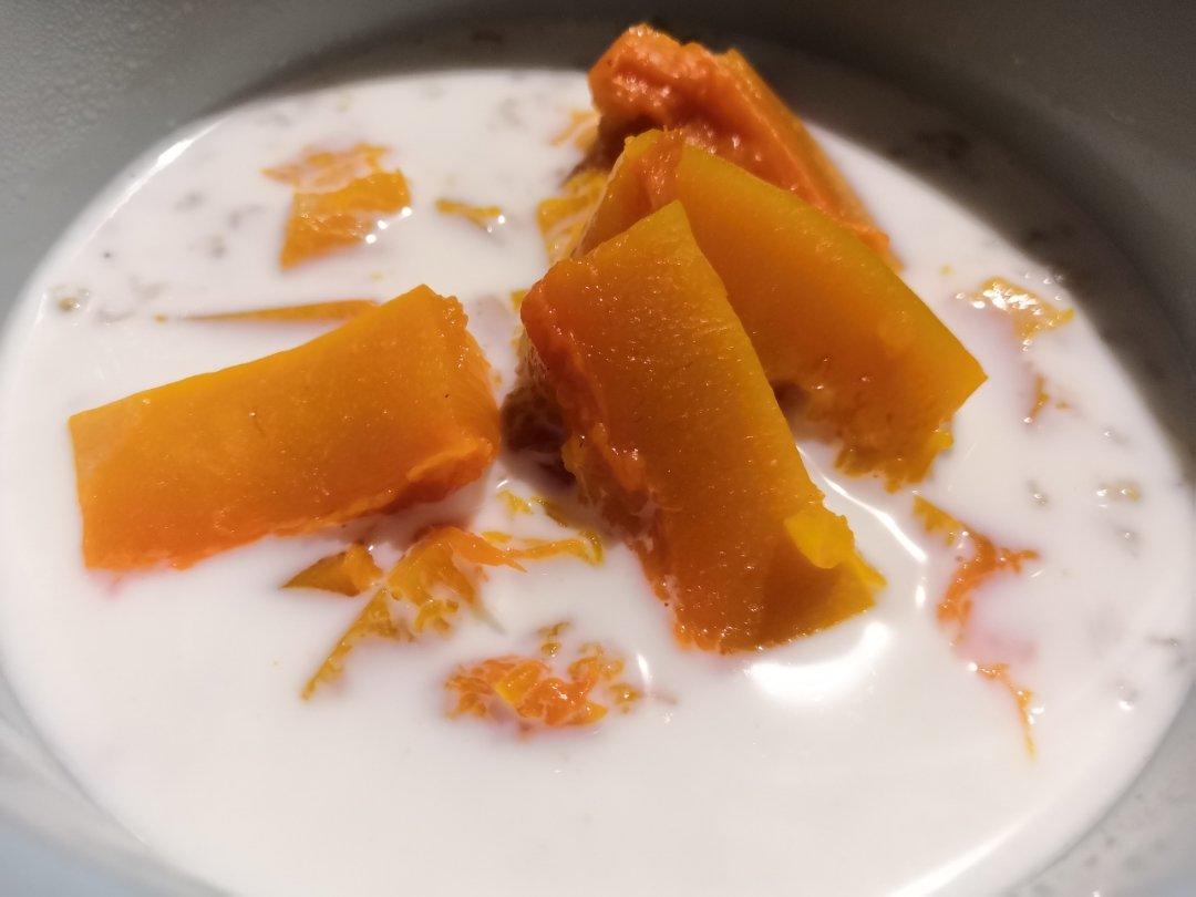 南瓜（地瓜）牛奶燕麦粥