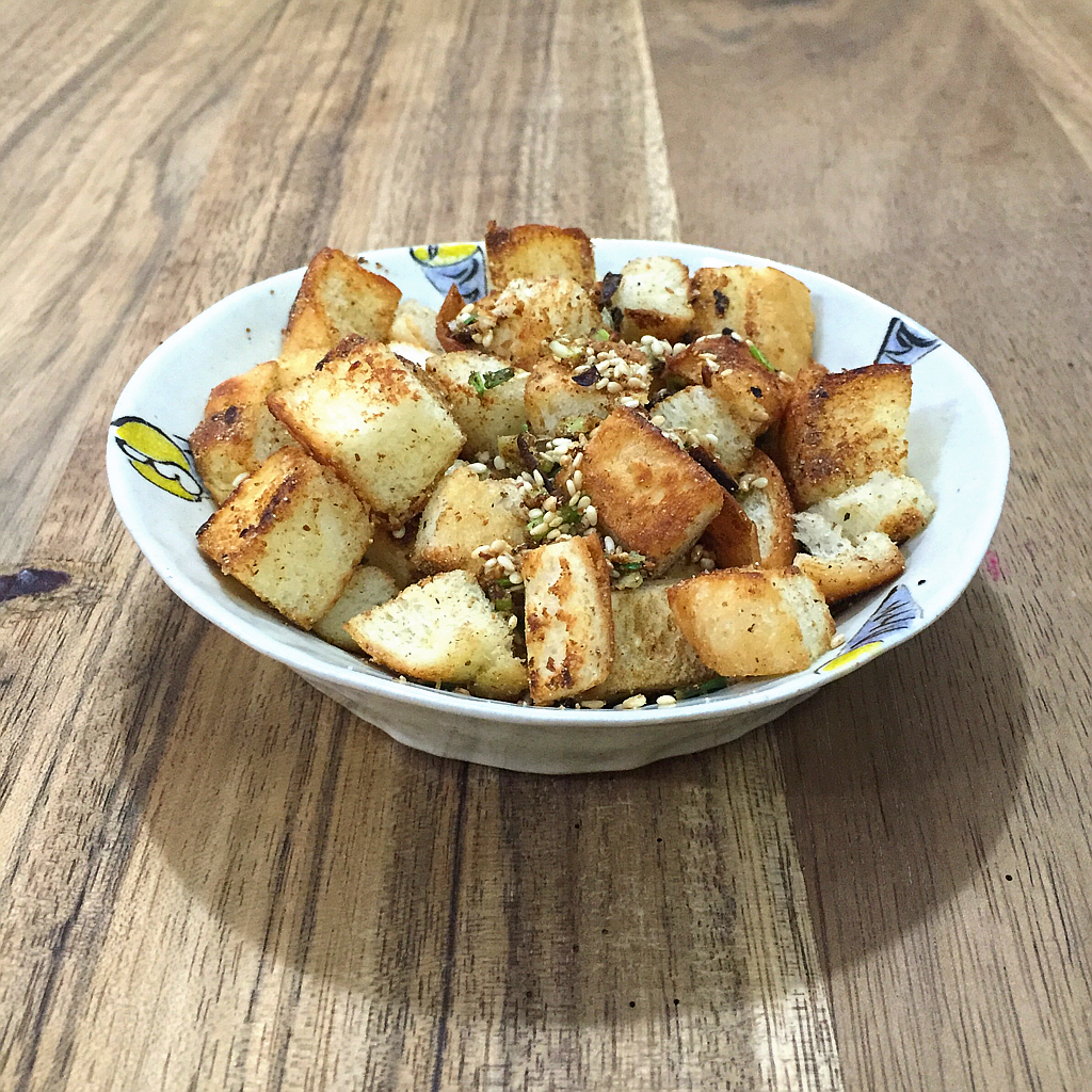 yoyohayashi林小哈做的孜然炒馕