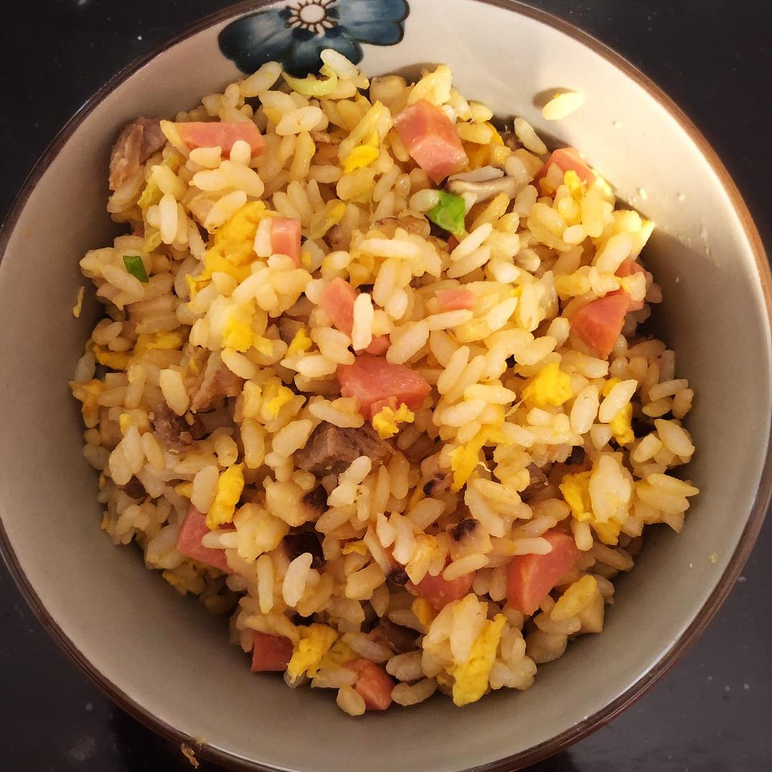 火腿鸡蛋炒饭