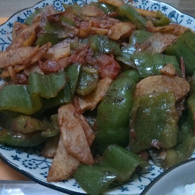 青椒番茄土豆片