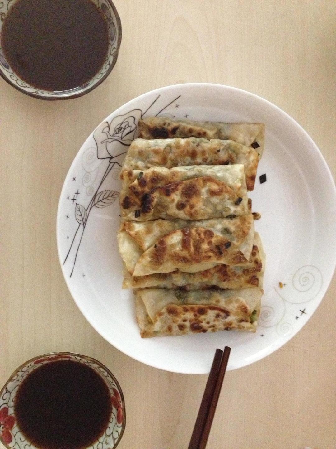 韭菜鸡蛋锅贴