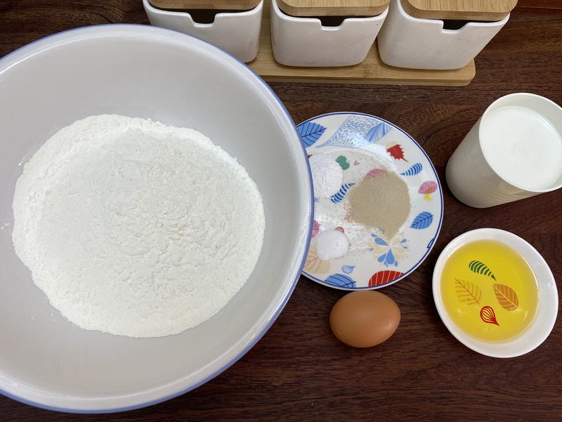 纯奶手撕吐司的做法 步骤1