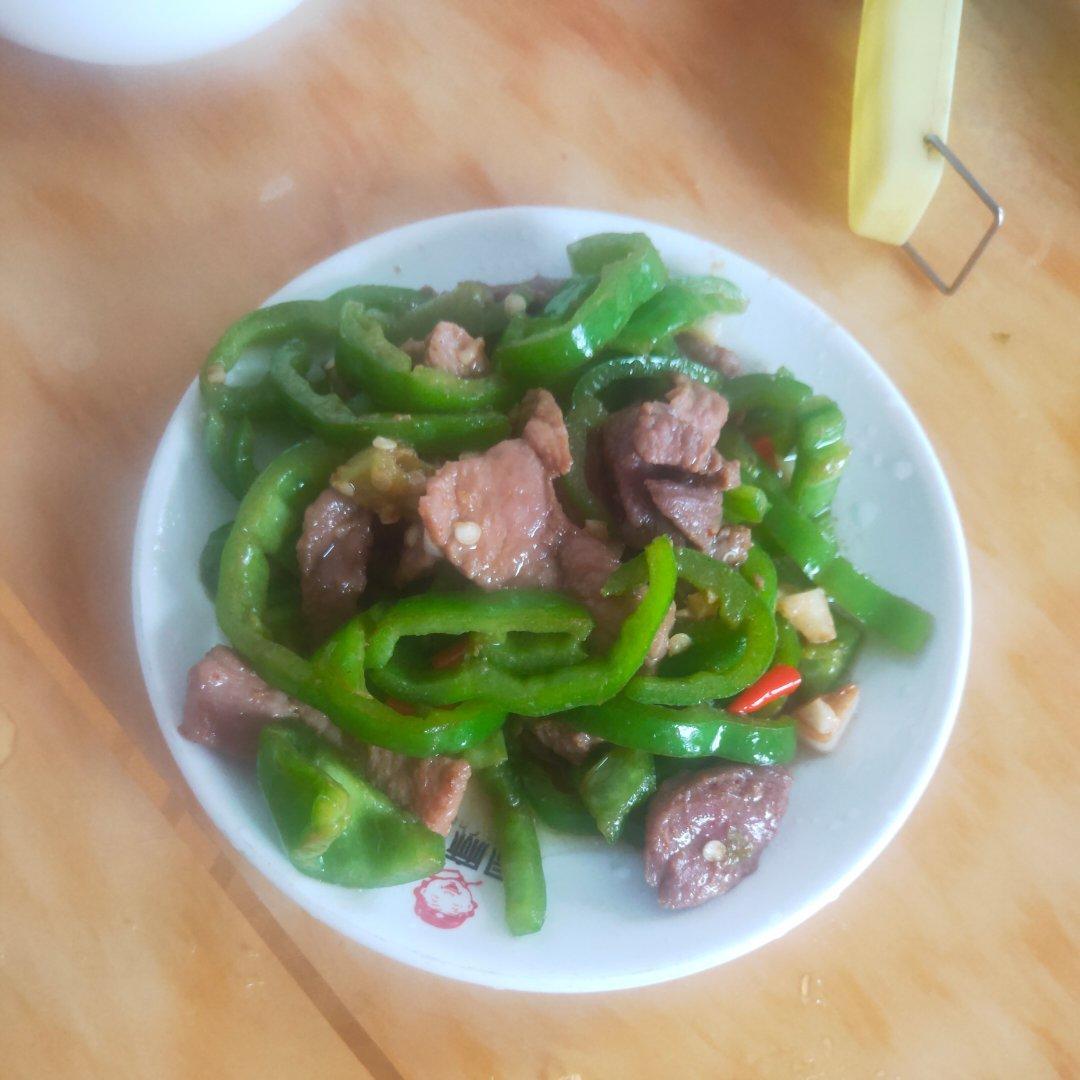 家常菜青椒炒肉