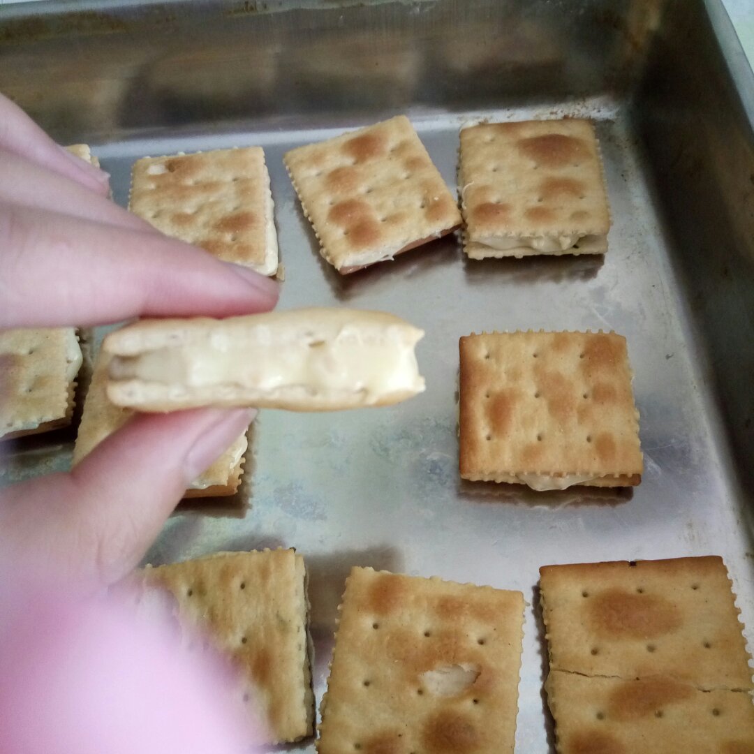 牛轧糖夹心苏打饼干