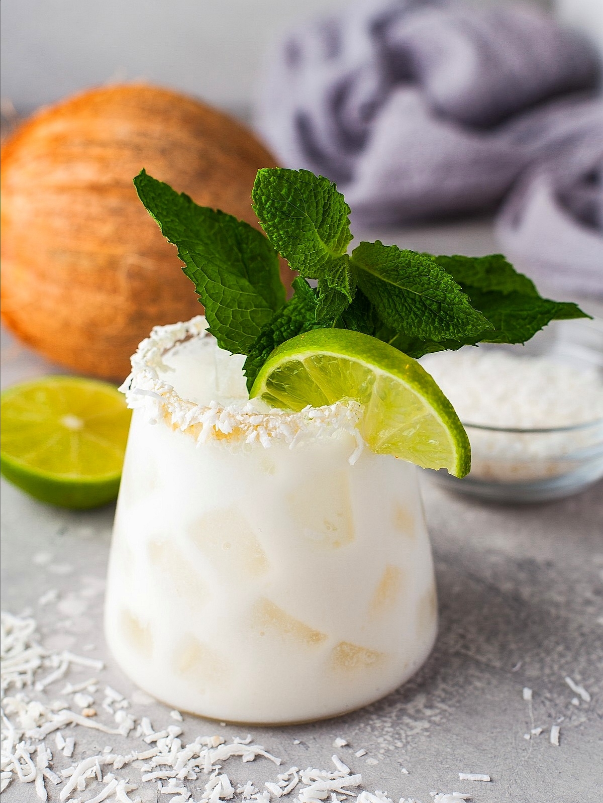 Boozy Time—椰子玛格丽塔鸡尾酒（Coconut Margarita）的做法