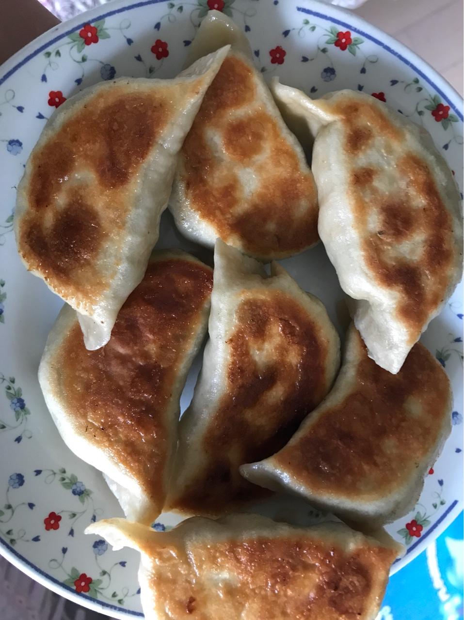 食物日记做的韭菜豆腐鸡蛋饺子