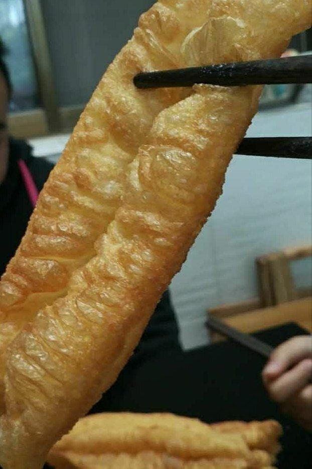 （视频菜谱）自制蓬松 炸油条
