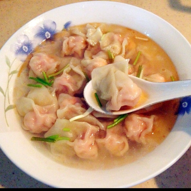 学生系小女做的虾仁鲜肉小馄饨