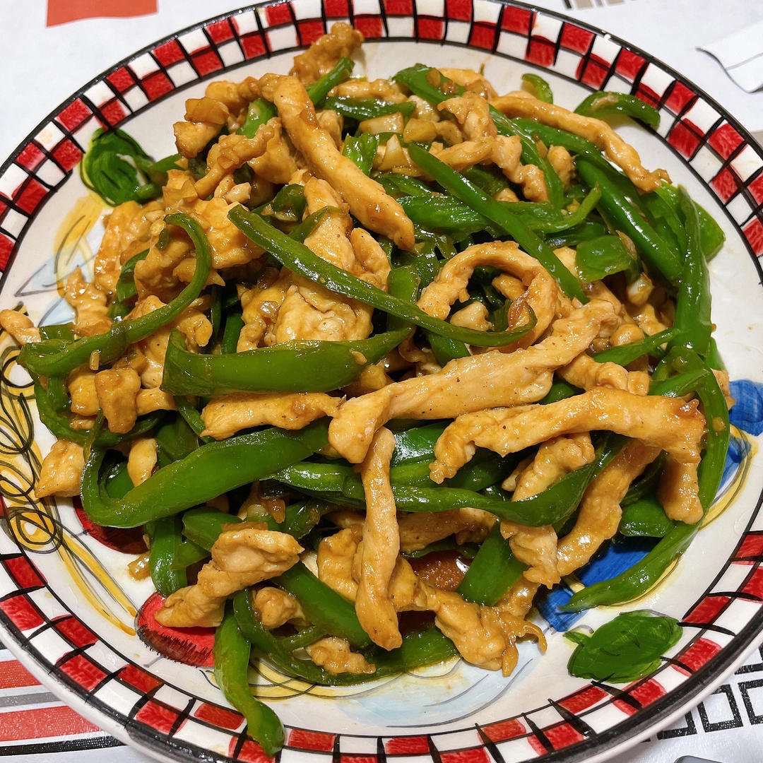 巨好吃的青椒炒鸡胸肉丝，超下饭