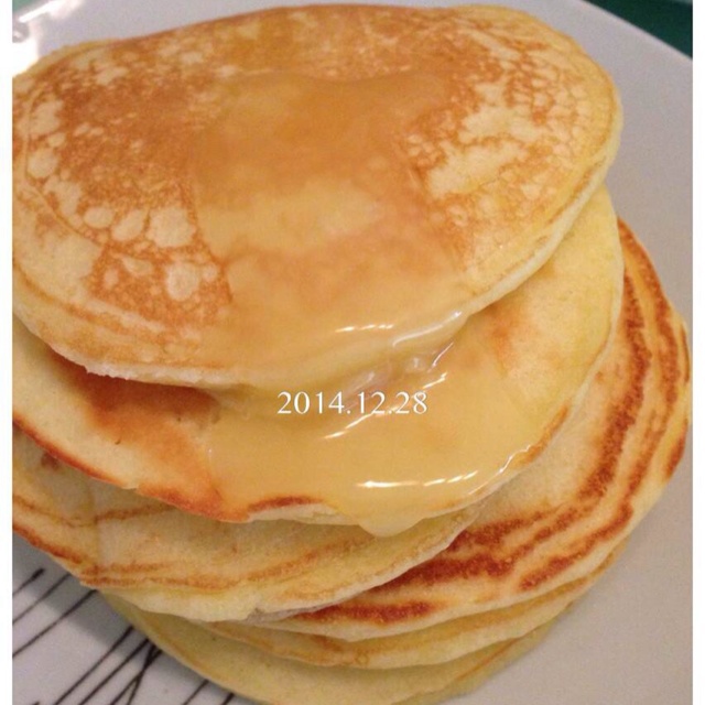 【酸奶松饼yogurt pancake】，搭上黑莓果酱和枫糖的美味。