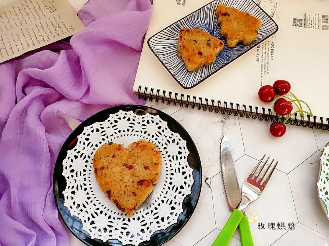 米饭大变身，满满都是爱你的形状~土豆饭团的做法