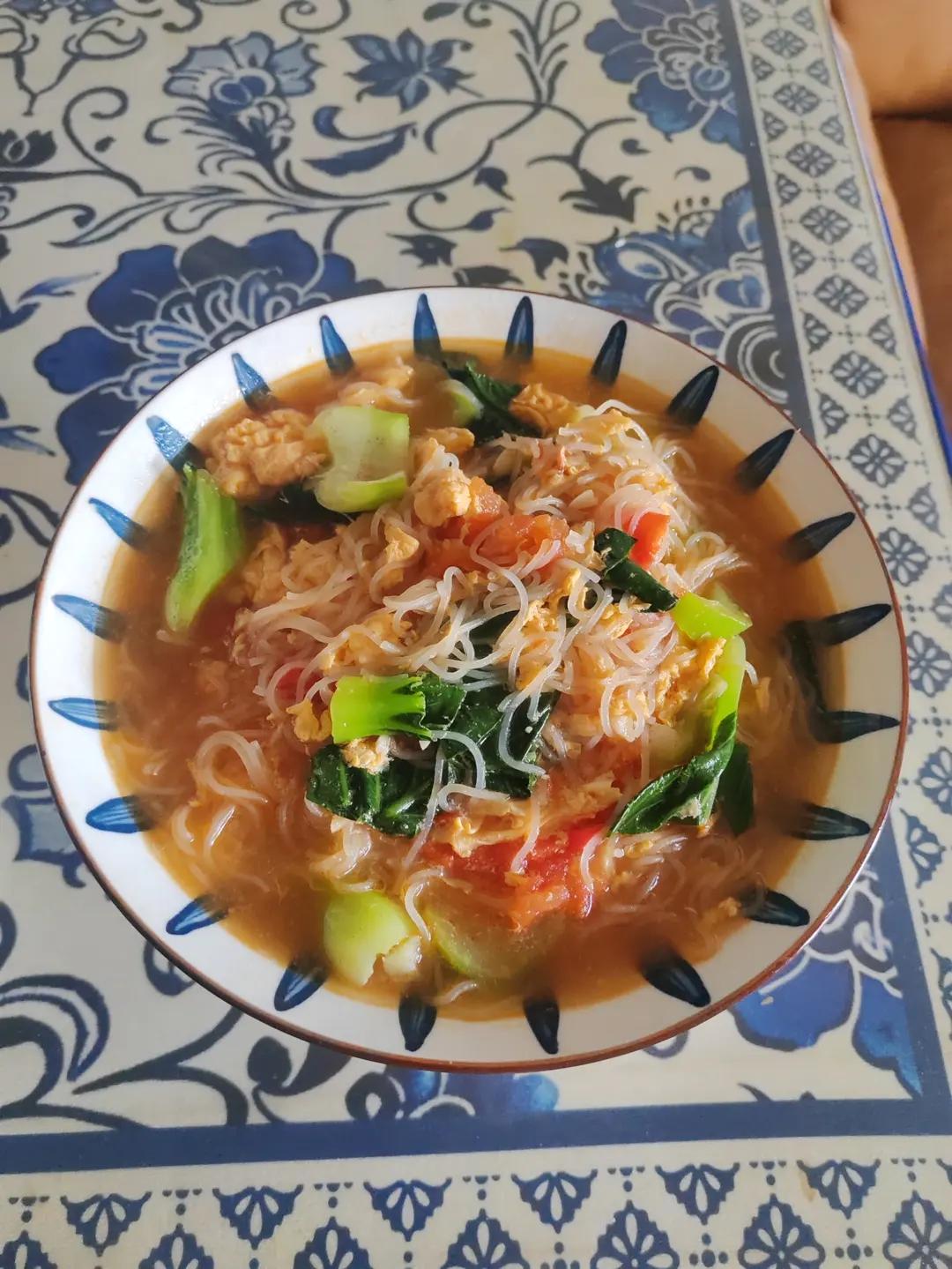 西红柿鸡蛋青菜汤面