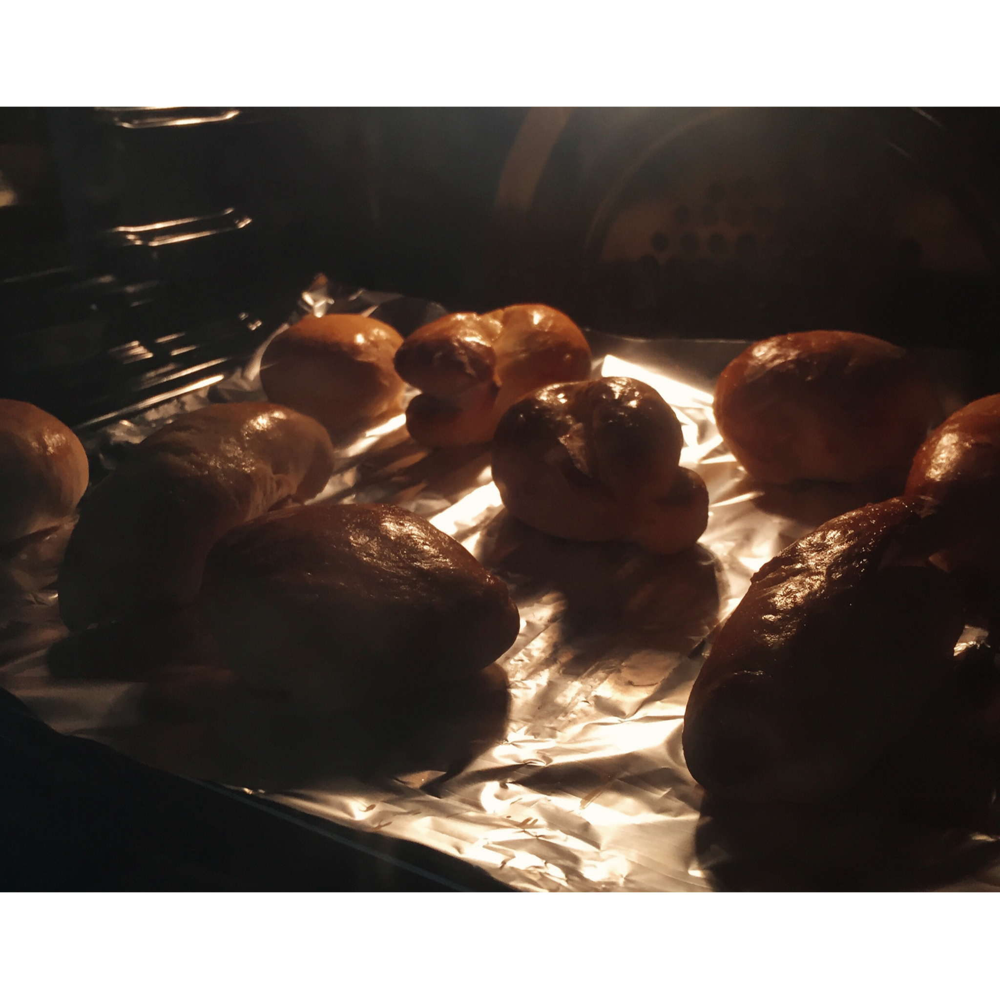 朴素的面包胚（奶油卷、豆沙卷、餐包）