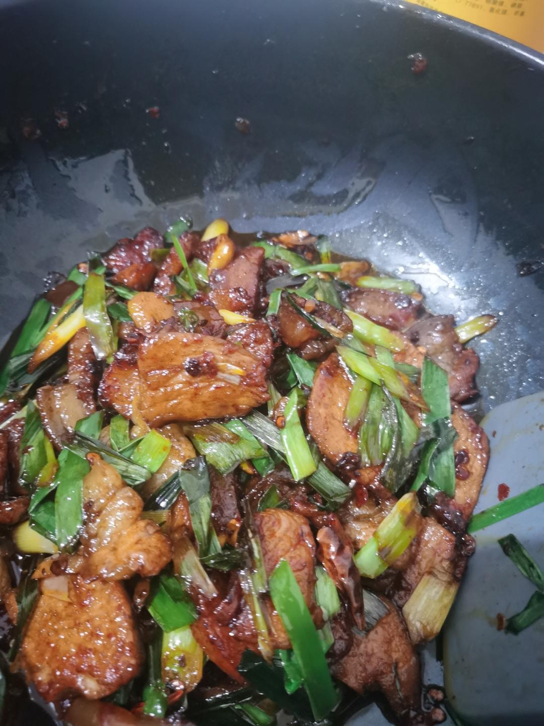 「川味蒜苗回锅肉」