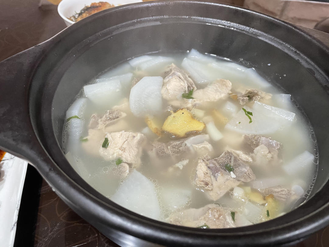 排骨萝卜汤