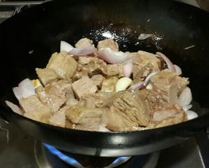 老干妈酱烧牛肉的做法 步骤7
