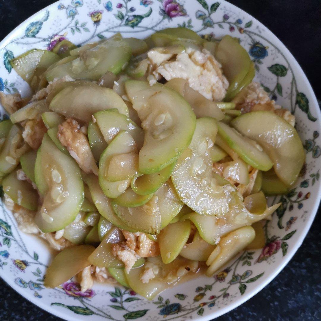 西葫芦炒鸡蛋(从不修图，拒绝夸张)