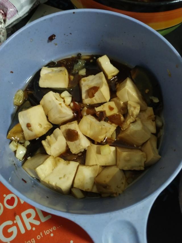 皮蛋拌豆腐