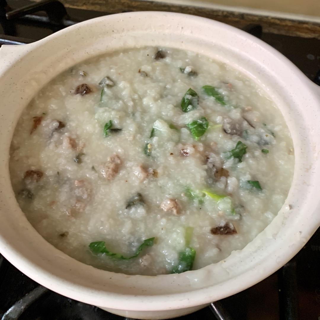 妈妈👩教我做的皮蛋瘦肉粥🥣简单快捷美味😋