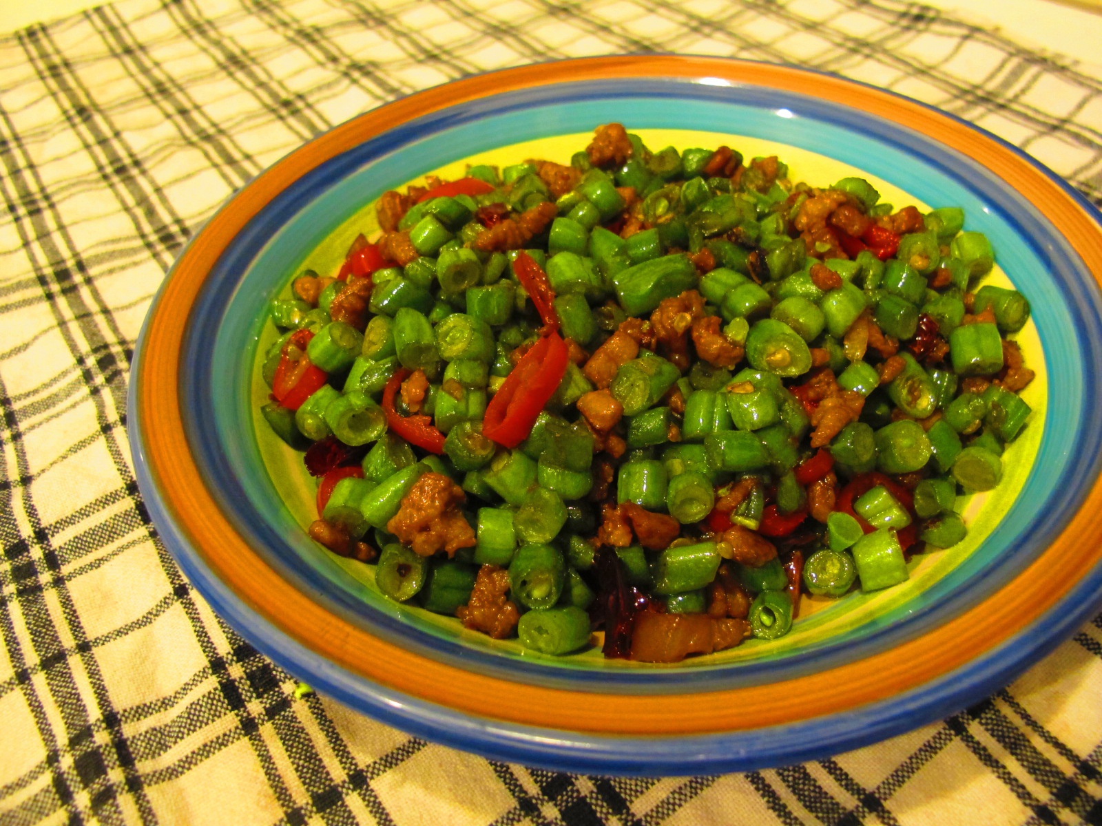 青椒四季豆芽菜炒肉末